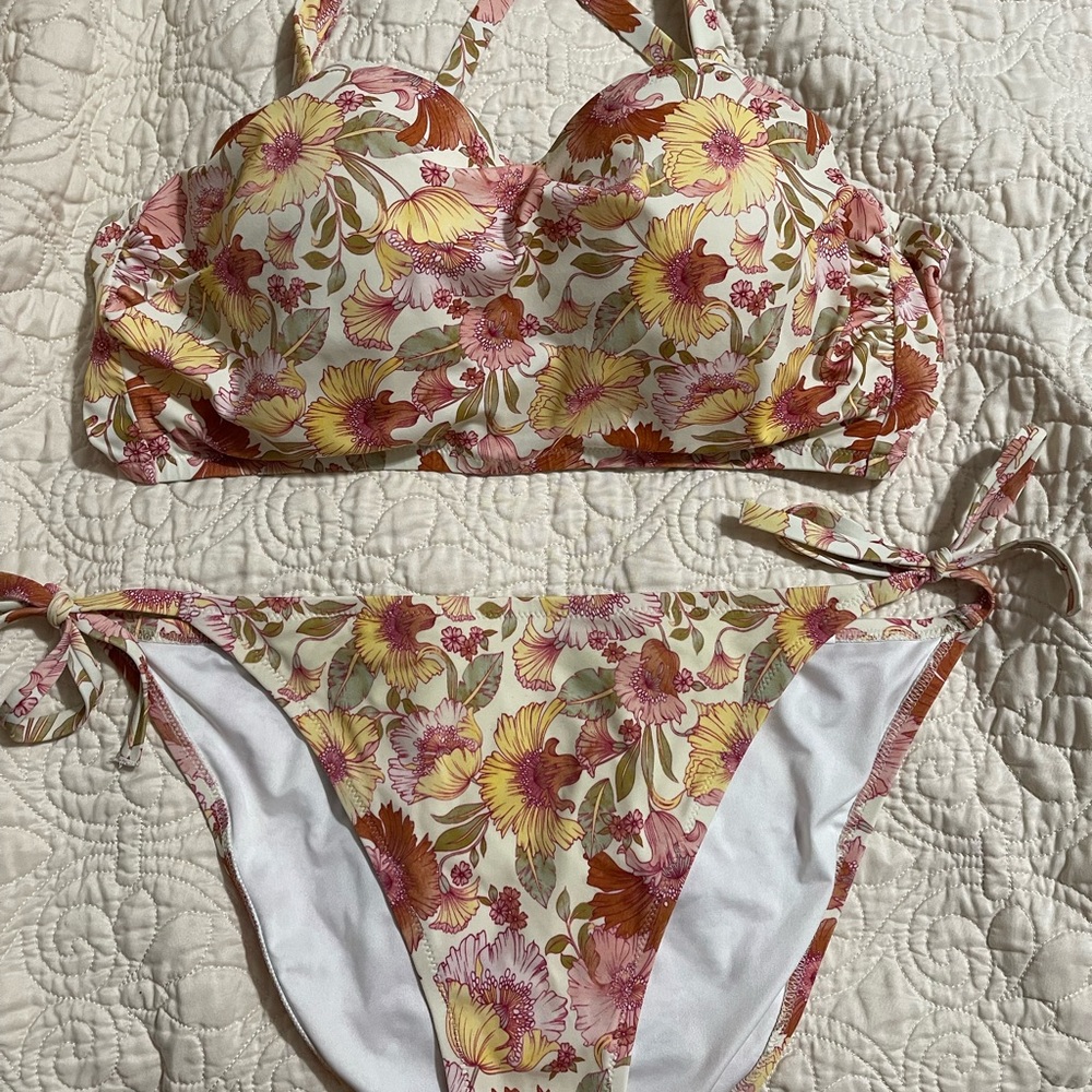 Shade & Shore XL bottom 36DD top criss cross adjustable toe back